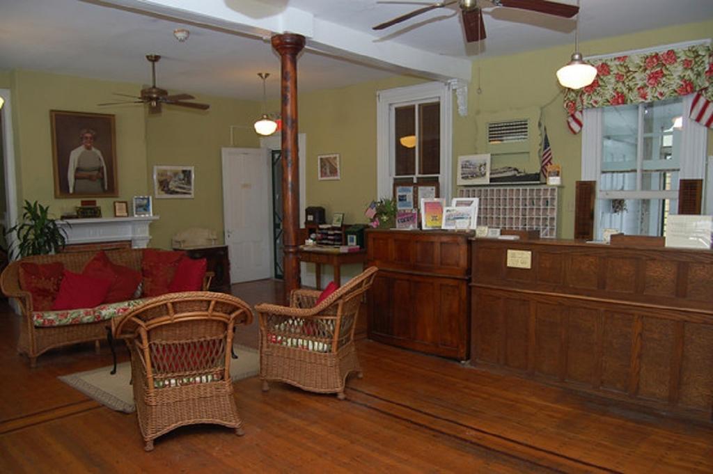 The Chalfonte Hotel Cape May Exterior photo